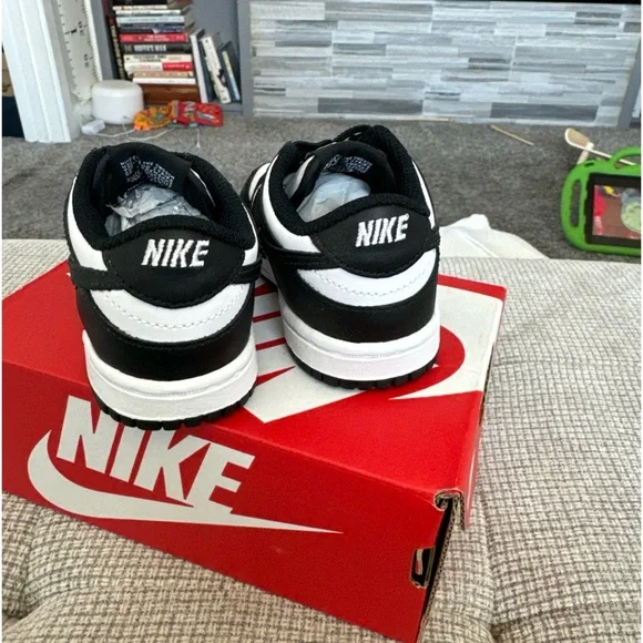 Nike Dunks toddler size 6c never worn with box - Picture 1 of 4